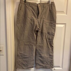 The North Face being cargo cropped pants size Large